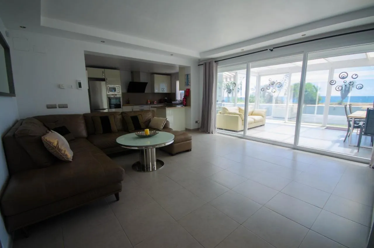 Villa De La Popa Estepona Spanyolország